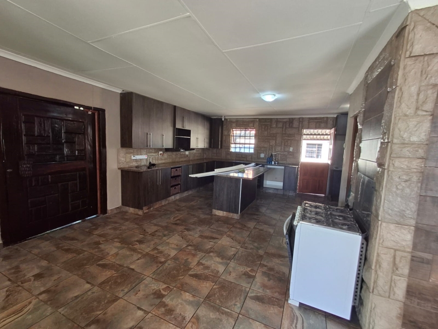 8 Bedroom Property for Sale in Brits Rural North West